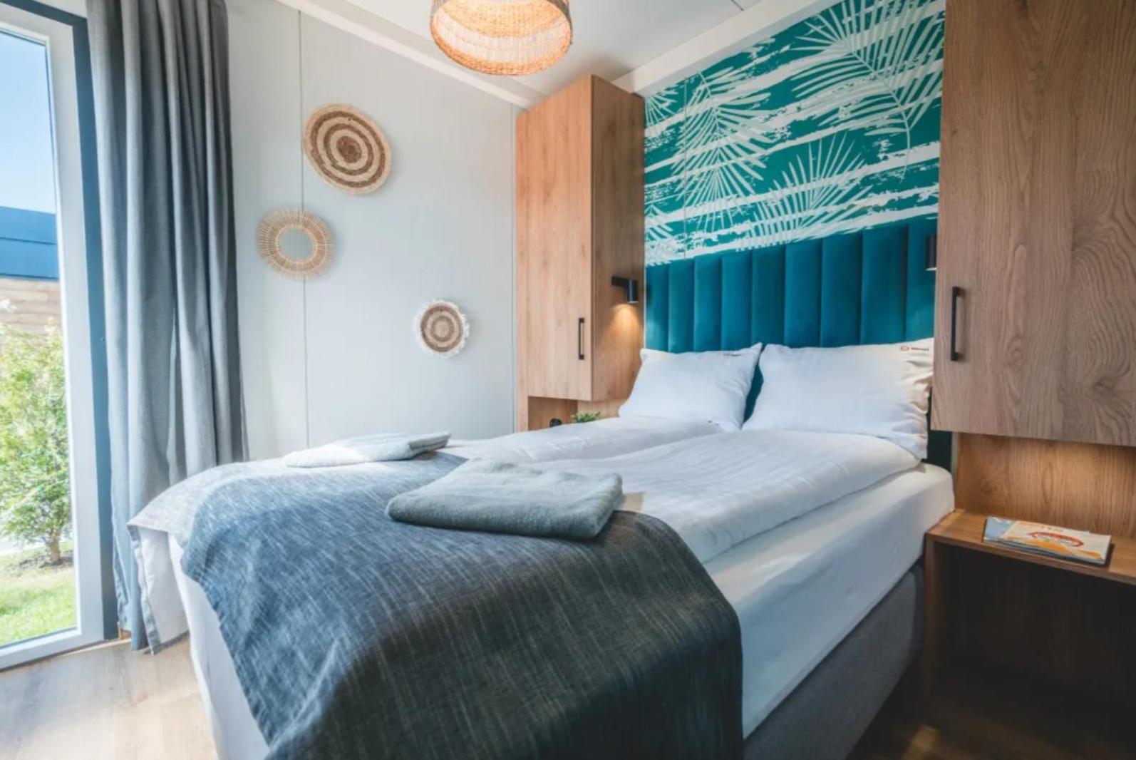 Rresort Holiday Homes Ревал Екстериор снимка