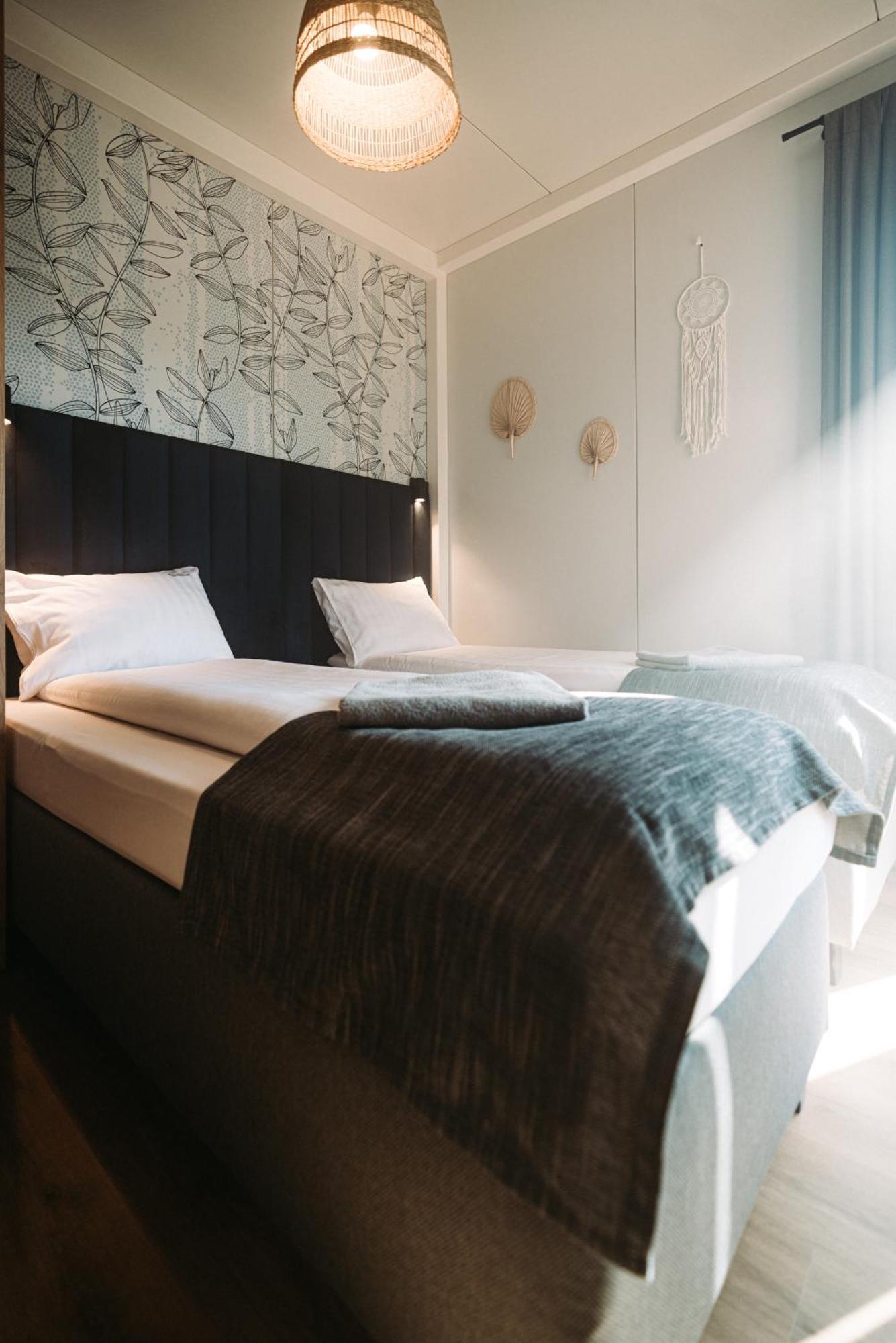 Rresort Holiday Homes Ревал Екстериор снимка